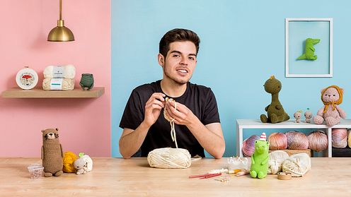 Crochet: Create and Customize Your Amigurumi